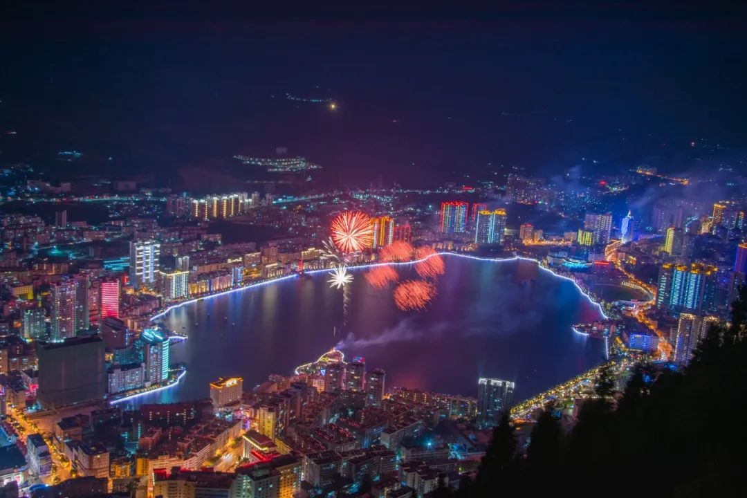 图集跨年夜约上你的ta来个旧看烟花